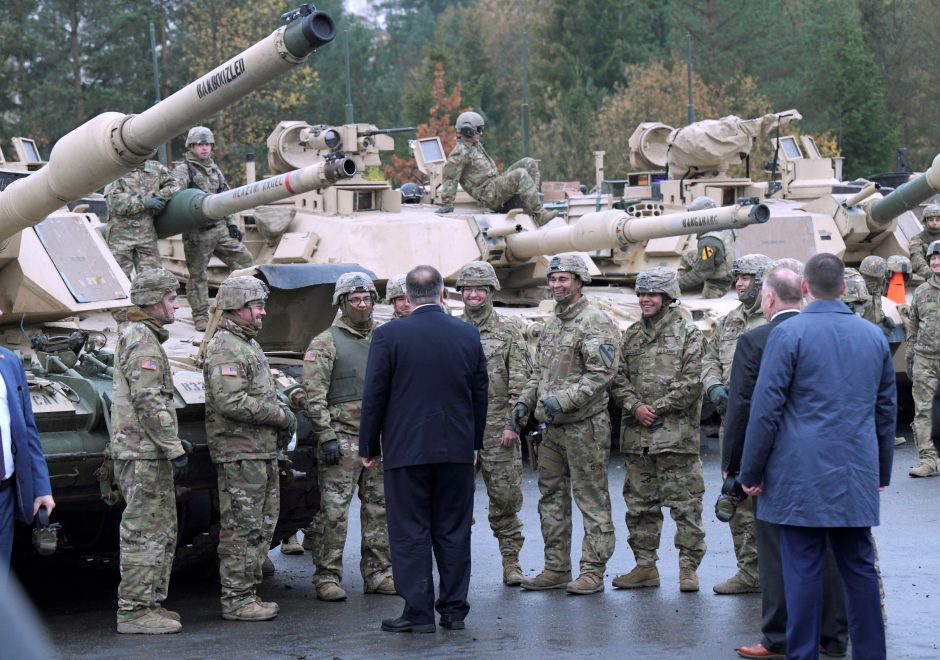 Artėjant NATO viršūnių susitikimui Vokietija žada didinti gynybos išlaidas