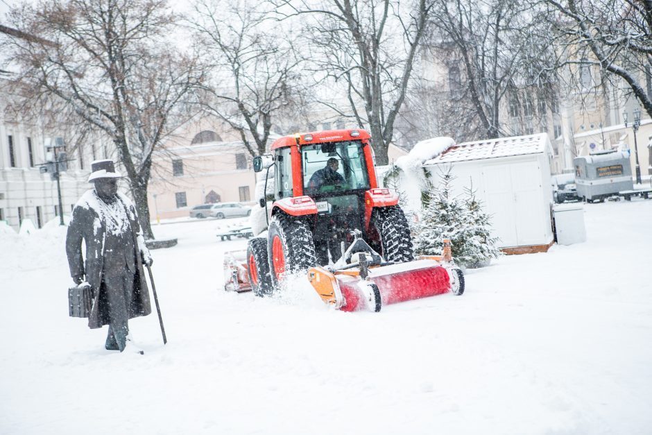 „Kauno švarai“ – miesto priekaištai: nebarstomi šaligatviai pavojingi