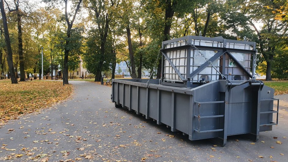 Kauniečių smalsumą sužadino Ramybės parke atsiradęs konteineris