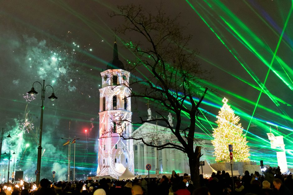 Vilnius į Naujuosius žengė su įspūdingu lazerių šou