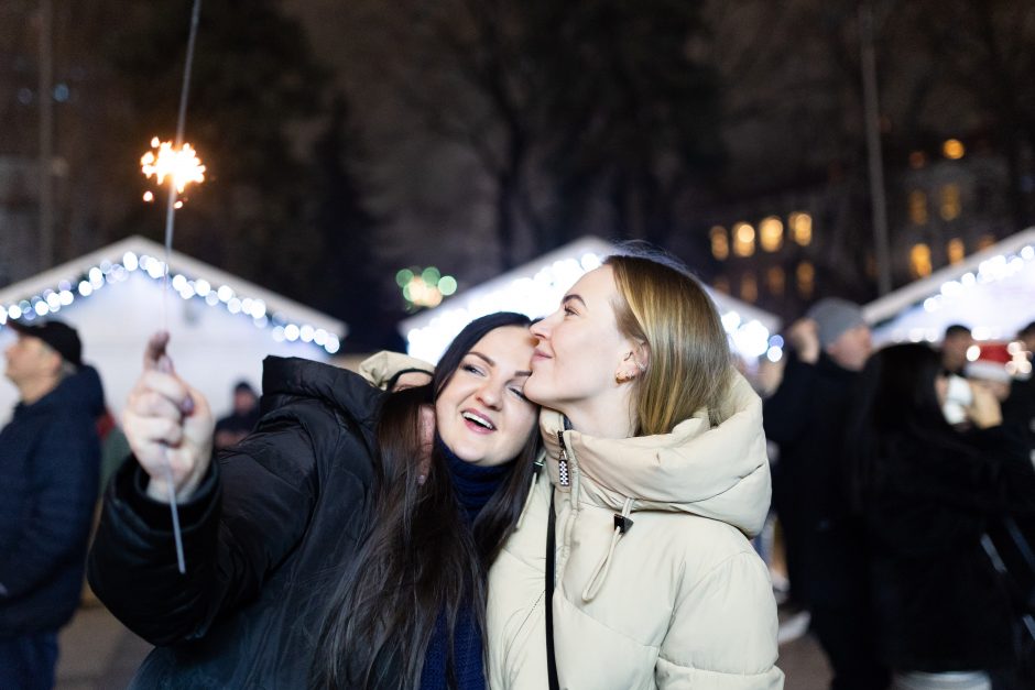 Vilnius į Naujuosius žengė su įspūdingu lazerių šou