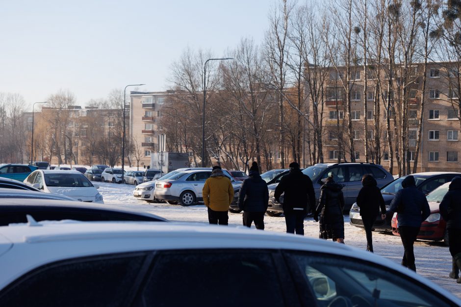 9-metės paieška: kameros užfiksavo įtartiną automobilį, ragina nelikti abejingiems   