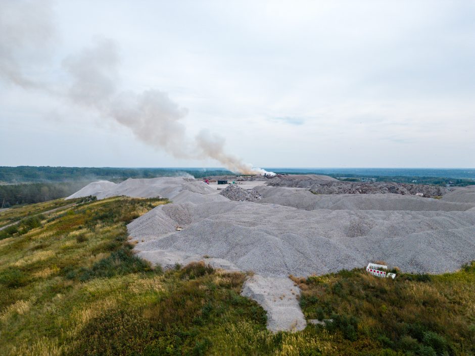 Naujos detalės apie Lapių sąvartyne kilusį gaisrą: atsakinga įmonė jau bausta