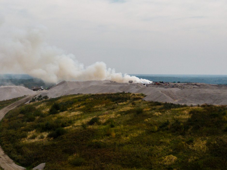 Naujos detalės apie Lapių sąvartyne kilusį gaisrą: atsakinga įmonė jau bausta