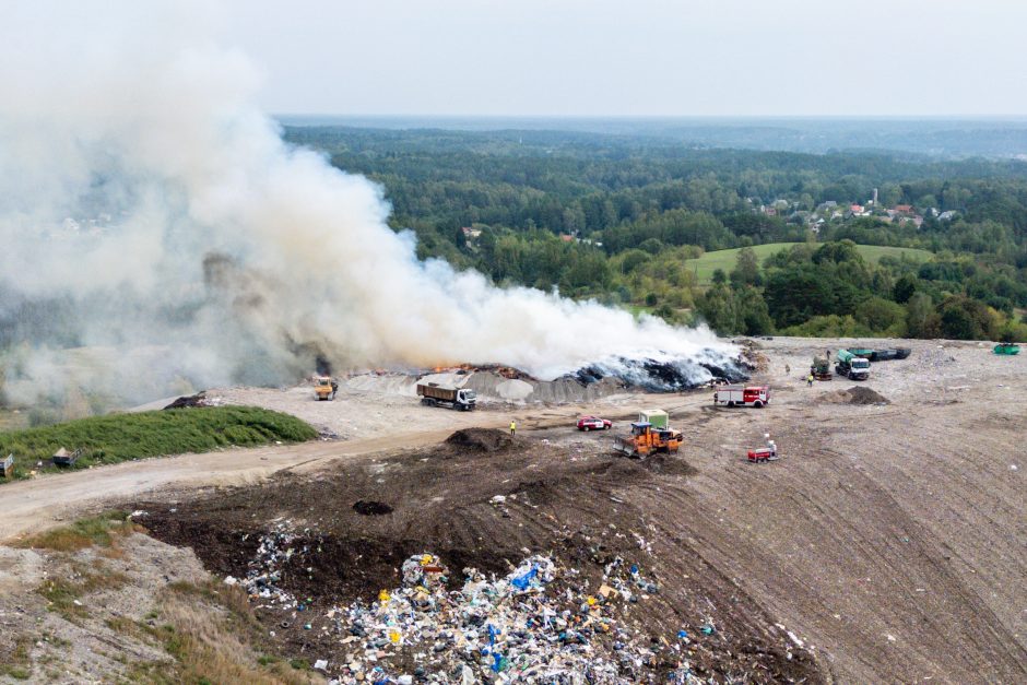 Naujos detalės apie Lapių sąvartyne kilusį gaisrą: atsakinga įmonė jau bausta