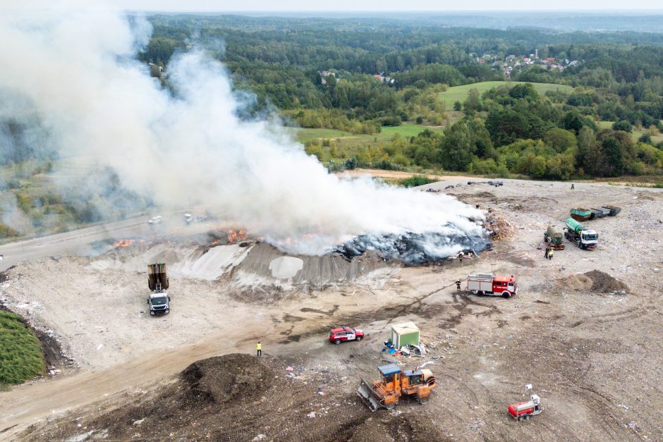 Naujos detalės apie Lapių sąvartyne kilusį gaisrą: atsakinga įmonė jau bausta