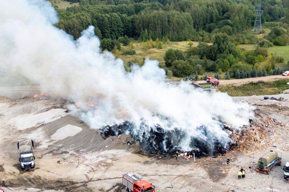 Naujos detalės apie Lapių sąvartyne kilusį gaisrą: atsakinga įmonė jau bausta