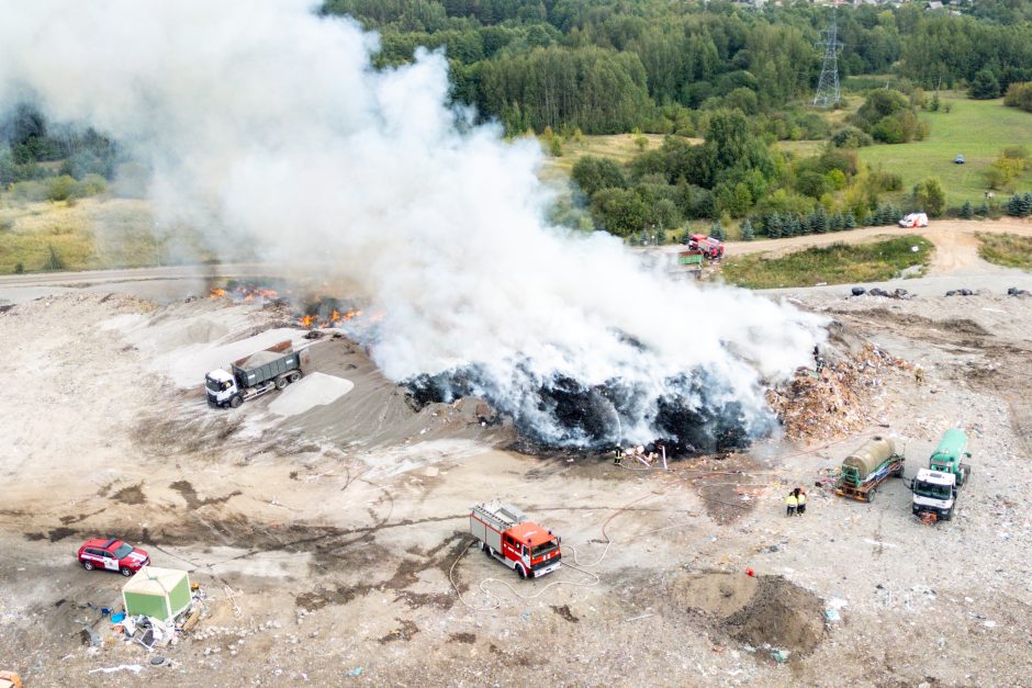 Naujos detalės apie Lapių sąvartyne kilusį gaisrą: atsakinga įmonė jau bausta