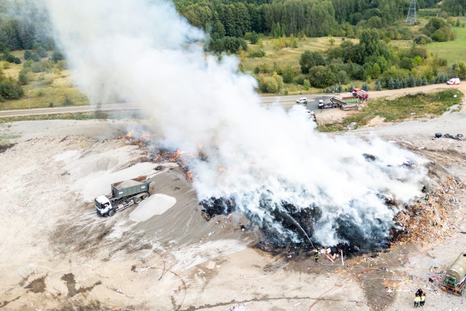 Naujos detalės apie Lapių sąvartyne kilusį gaisrą: atsakinga įmonė jau bausta