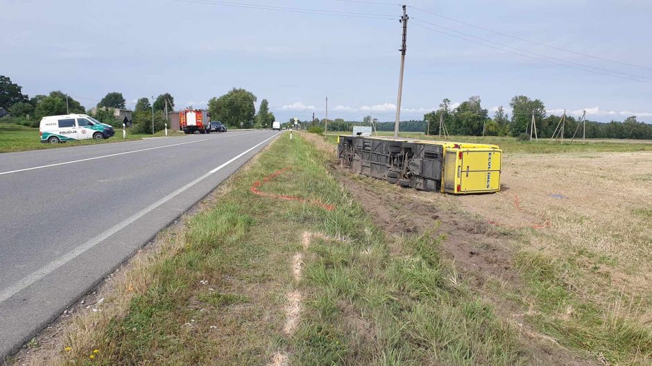 Po autobuso avarijos Šakių rajone – įtarimai vairuotojui