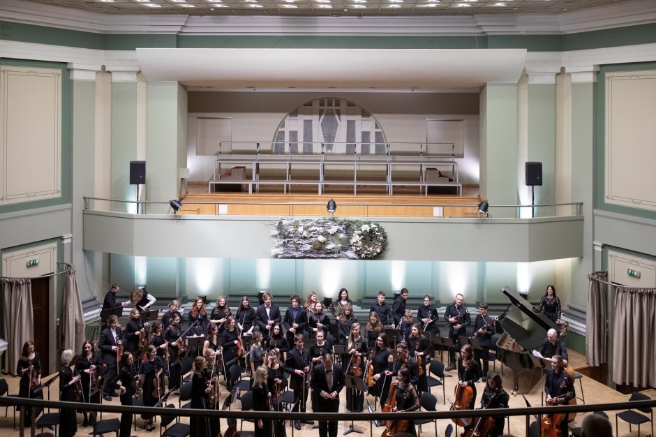 Jaunieji atlikėjai dalijosi Kalėdų muzikos džiaugsmais