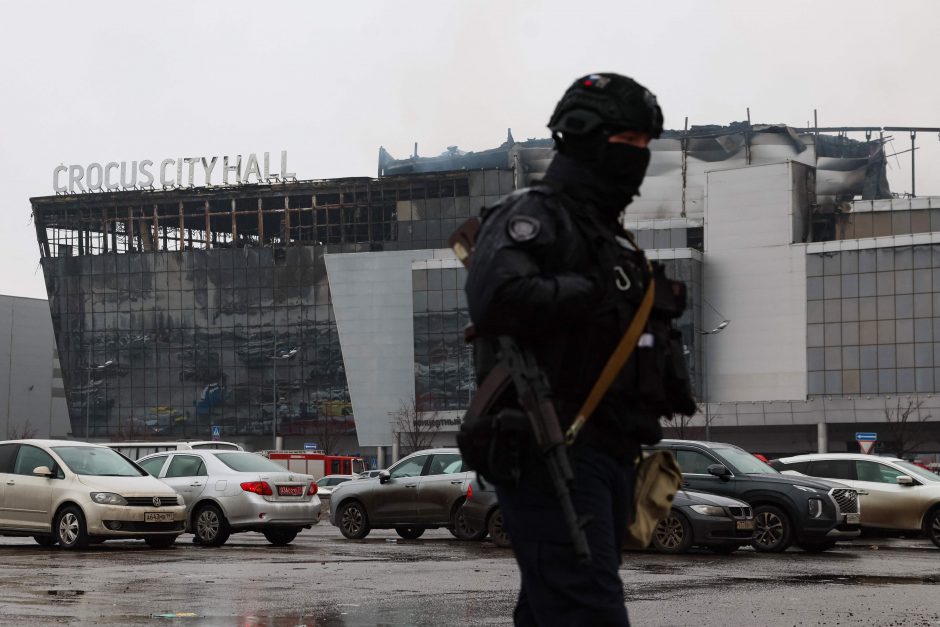 V. Putinas pareiškė, kad esą Ukraina buvo paruošusi „langą“ teroristams iš „Crocus City Hall“