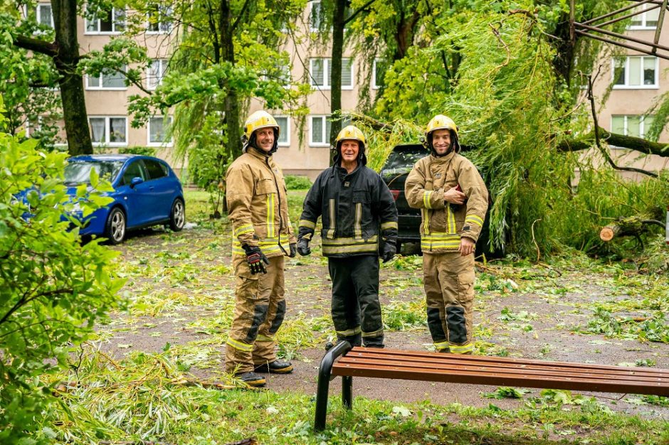 Gyventojai užgulė tarnybas: per valandą – 800 pagalbos skambučių