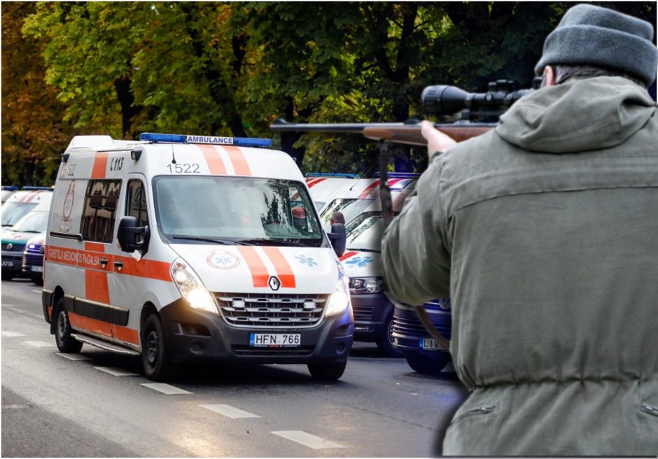 Liūdnai pasibaigusi medžioklė: ištaisydamas šautuvą netyčia peršovė kompanjoną