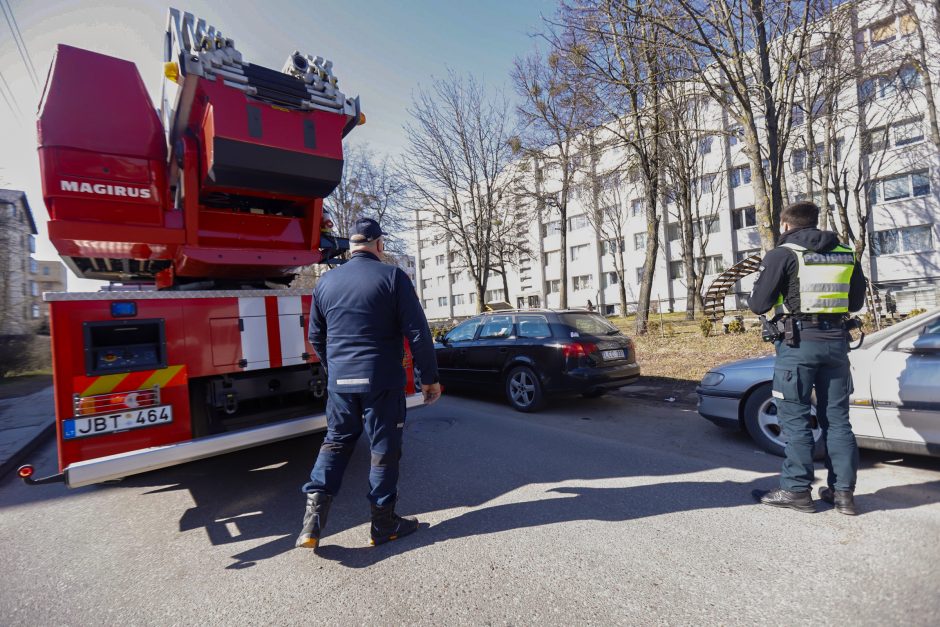 Kauno ugniagesiai sukelti ant kojų – degė virš vienos miesto seniūnijų esantis butas