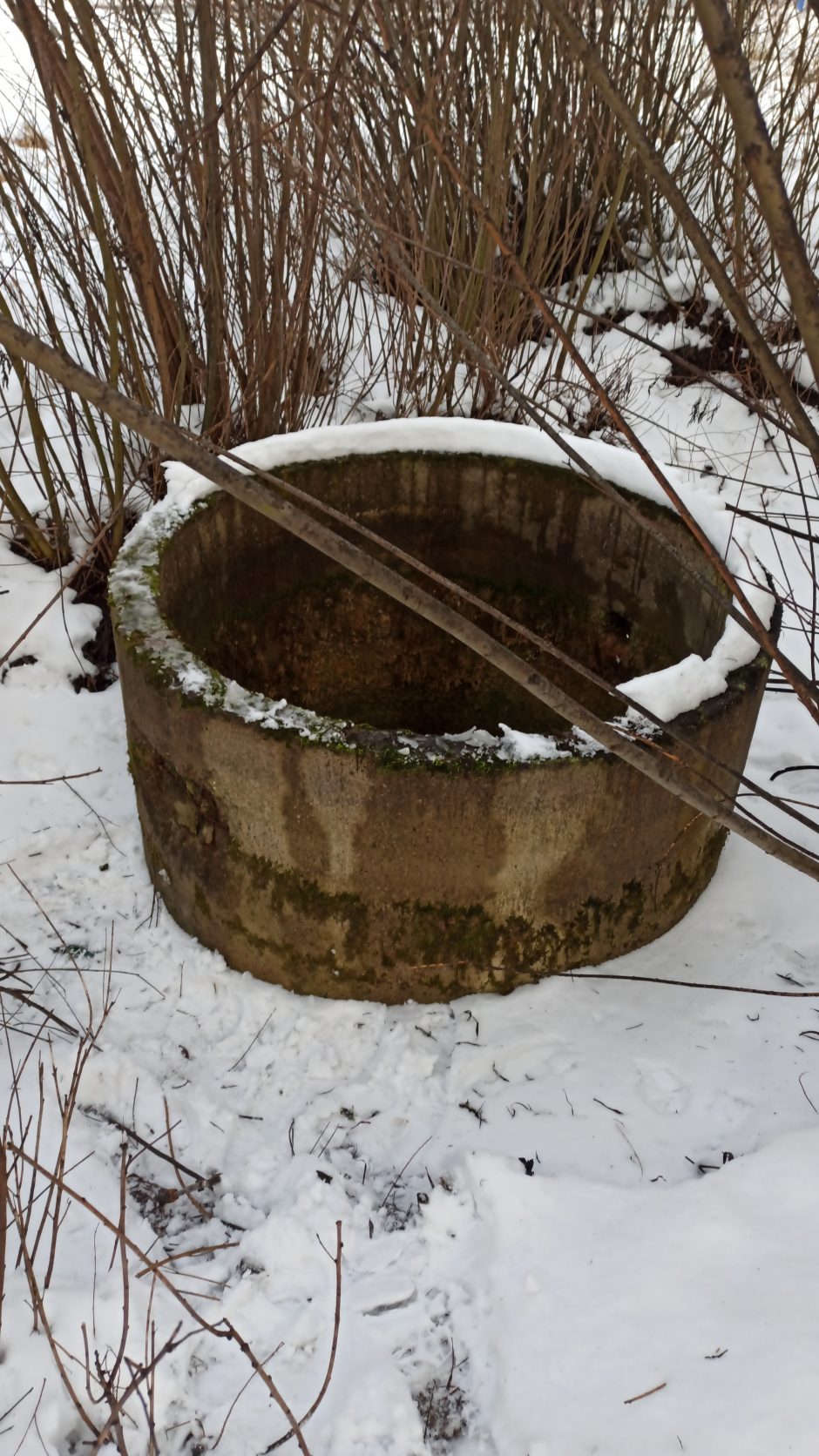 Per žingsnį nuo tragedijos, o atviras šulinys vis tiek niekam nerūpi?