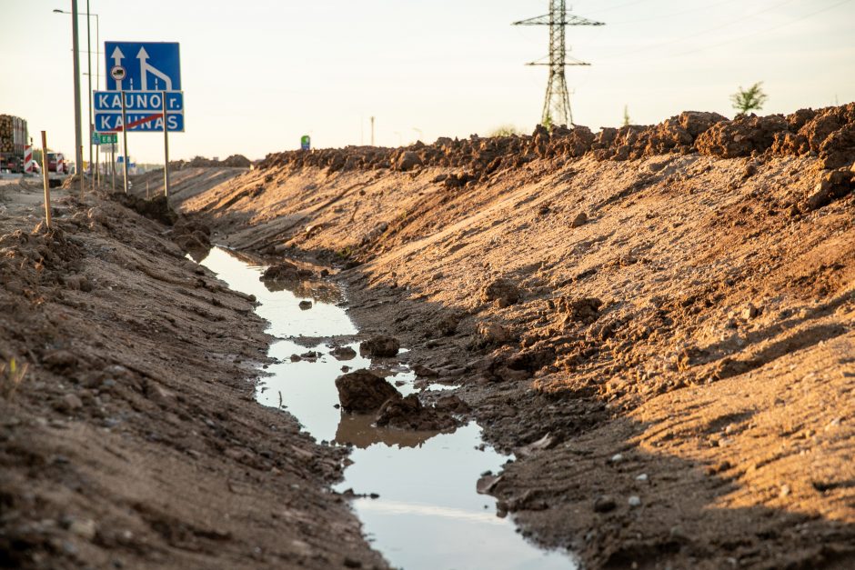 Neeilinis kelininkų radinys: apie jį nuspręsta pranešti ne visoms specialiosioms tarnyboms