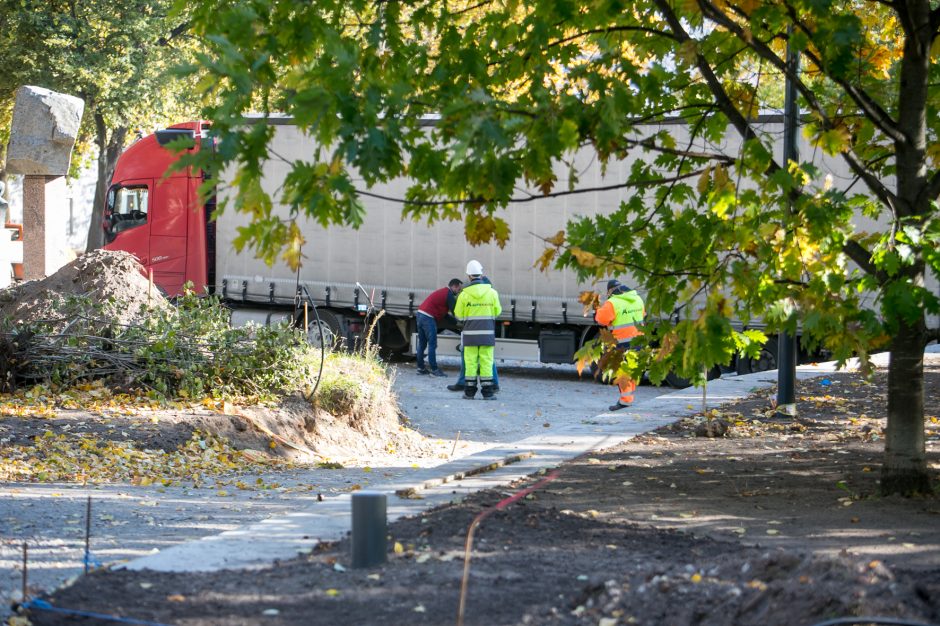 Kauną jau pasiekė granito danga – atnaujinta Miesto sodelio rekonstrukcija