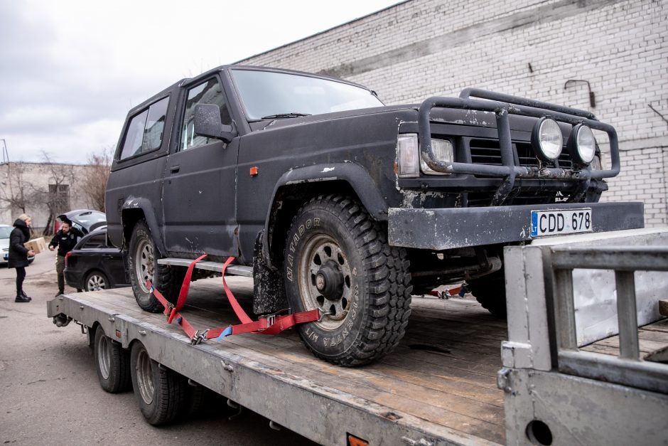 Tūkstančiai savanorių veržiasi padėti Ukrainai