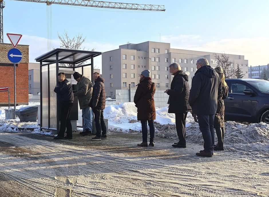 Kauno klinikų aikštelėse – nesibaigiančios problemos: kol lauki eilėje, pinigai kapsi