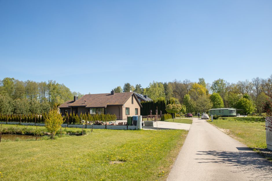 Draugiškas kaimynas greitai tapo įtartinas