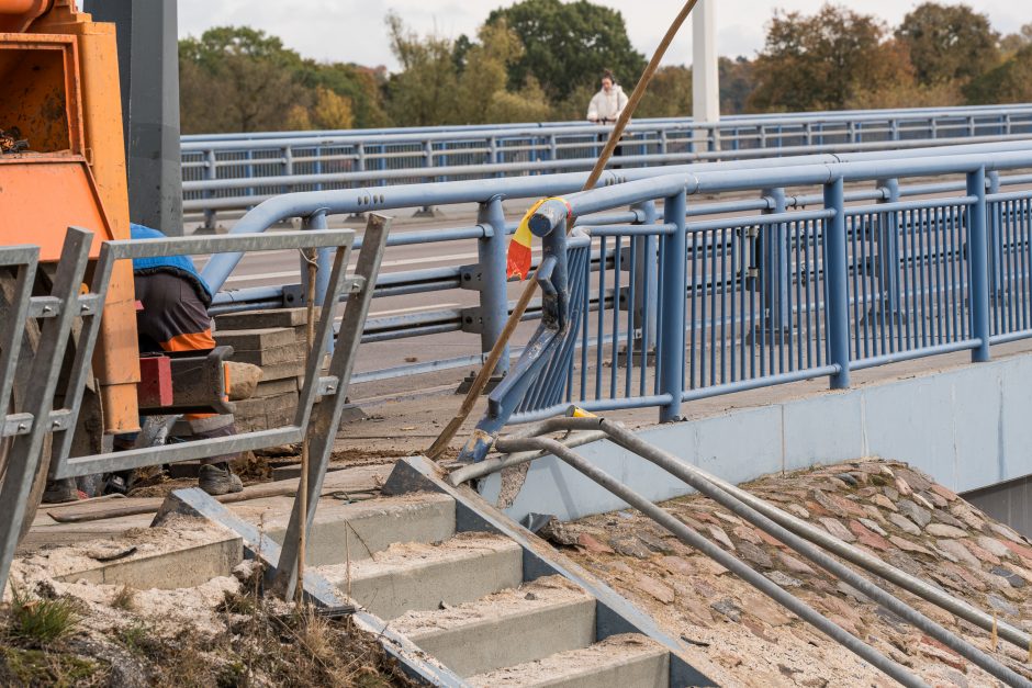 Sunkios Panemunės tiltą apgriovusios užsienietės pagirios: startavo prie vienos Šančių parduotuvės