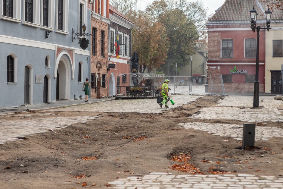 Rotušės aikštėje klumpa turistai: ką daryti?