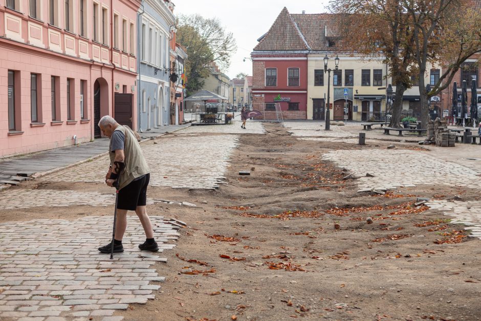 Rotušės aikštėje klumpa turistai: ką daryti?