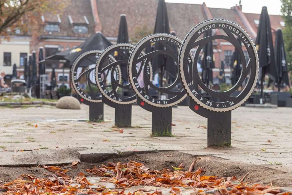 Rotušės aikštėje klumpa turistai: ką daryti?