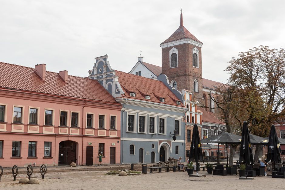 Rotušės aikštėje klumpa turistai: ką daryti?