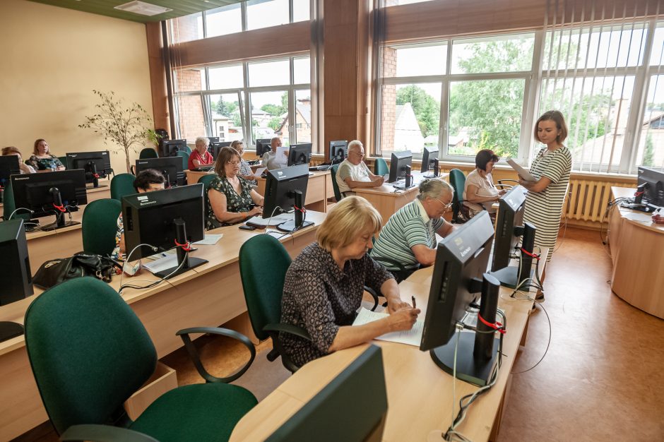 Senjorai vasarą – ne paplūdimyje, o pamokose