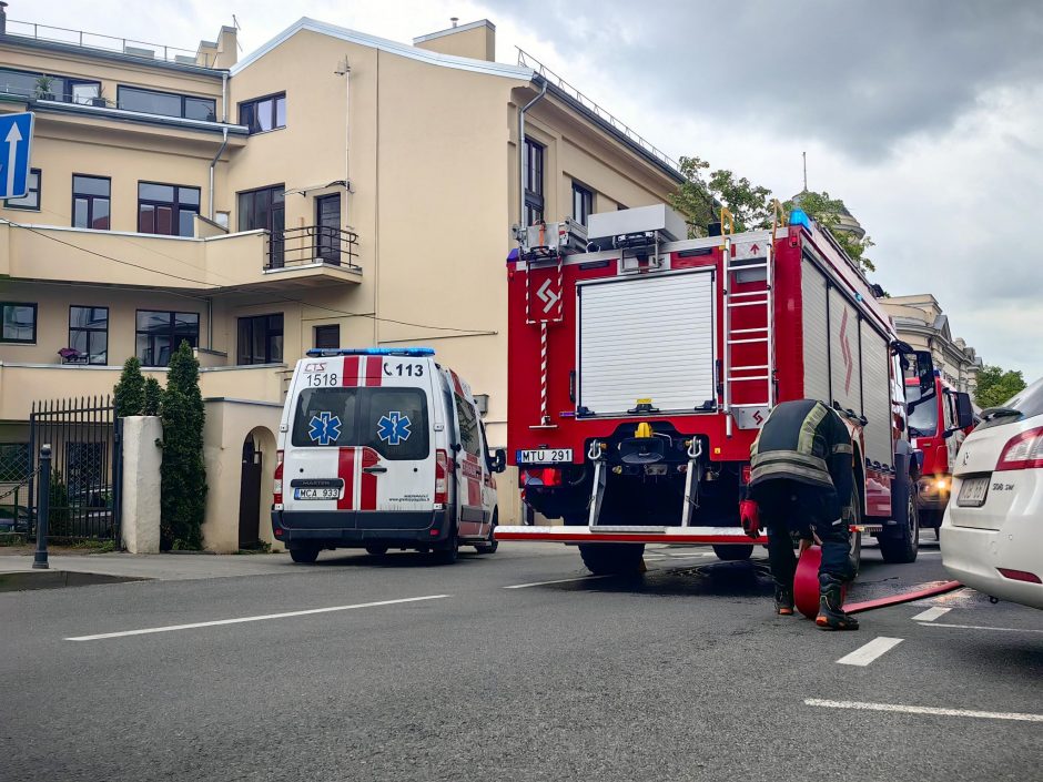 Specialųjų tarnybų aliarmas neeilinių pratybų fone: galimai karo išsigandusią senolę spėta išgelbėti