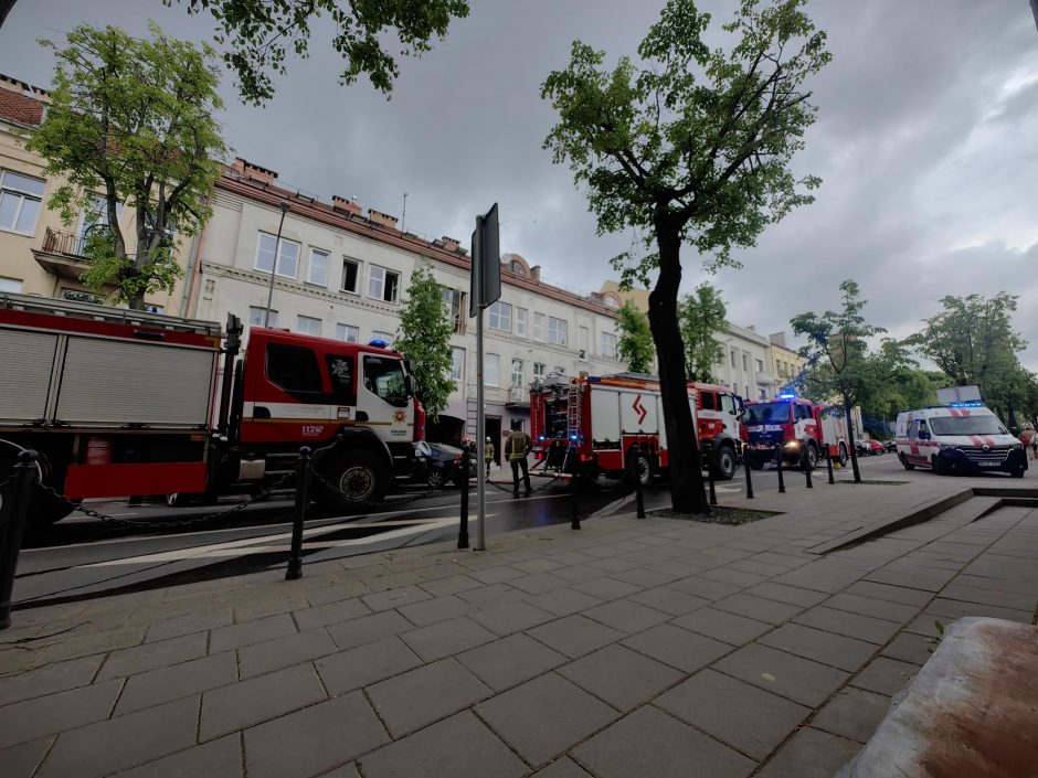 Specialųjų tarnybų aliarmas neeilinių pratybų fone: galimai karo išsigandusią senolę spėta išgelbėti