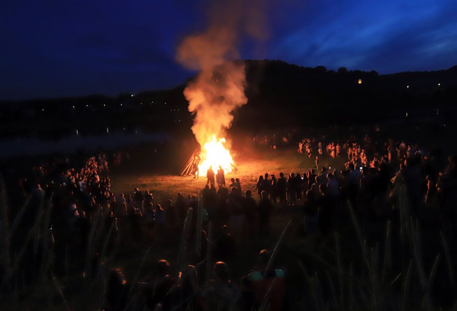 Molėtų ugniagesiai tikrins gyventojų elgesį prie vandens telkinių, Joninių laužų kūrenimą