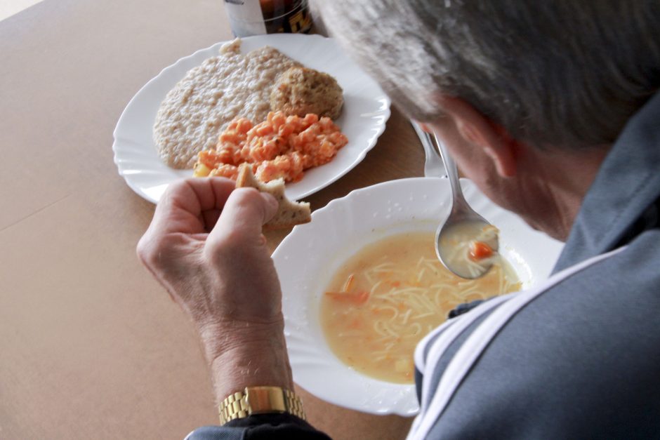 Kauno ligoninėje – keliasdešimt apsinuodijusių pacientų: akys krypsta į maistą