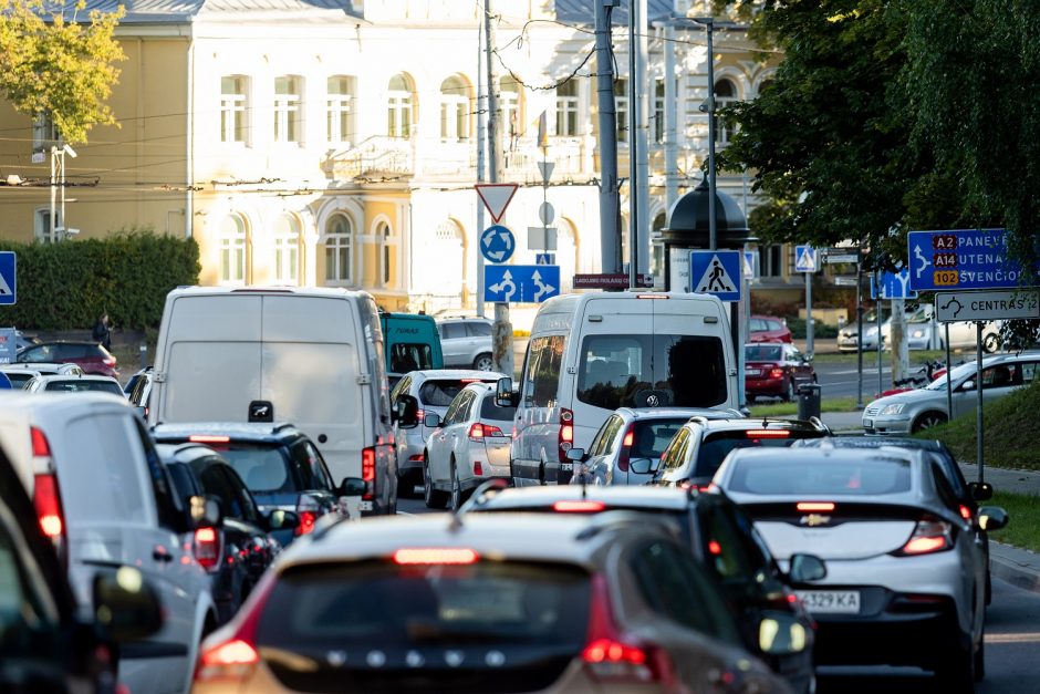 Spūstys vis labiau kartina gyvenimą: ką vairuotojai daro ne taip?