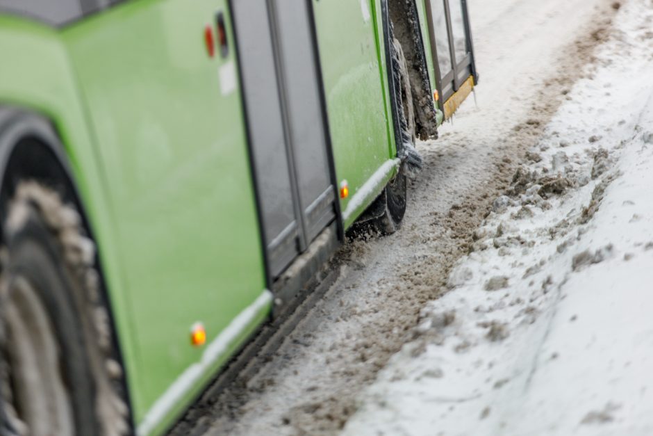 Žiema į Kauną sugrįžo dar tik viena koja: gatvėse – jau pavojinga, bet paramedikai ramūs