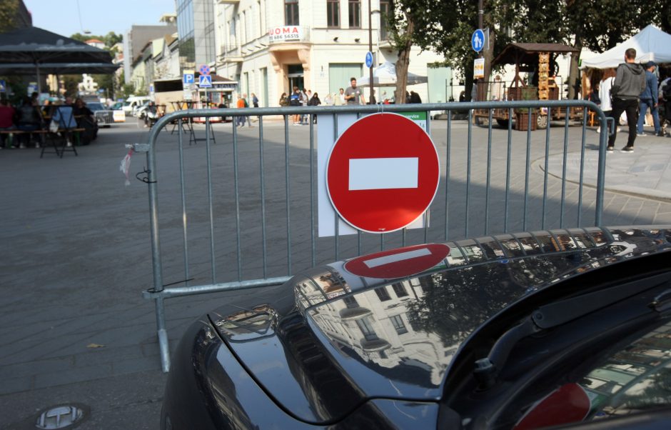 Laikinai uždaryta Maironio gatvės atkarpa piktina vairuotojus