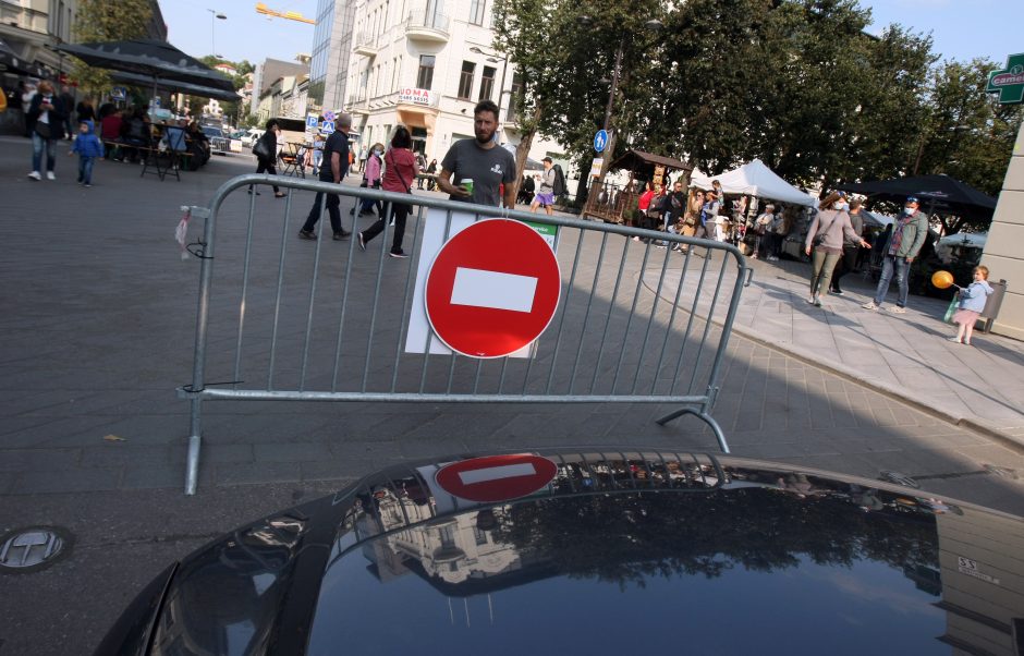 Laikinai uždaryta Maironio gatvės atkarpa piktina vairuotojus