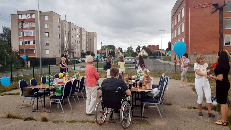 Gyventojai paminėjo namo jubiliejų