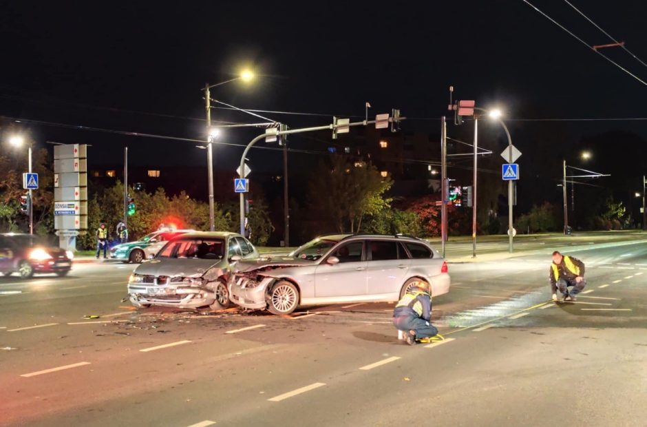 Avarija Taikos prospekte: susidūrė du automobiliai