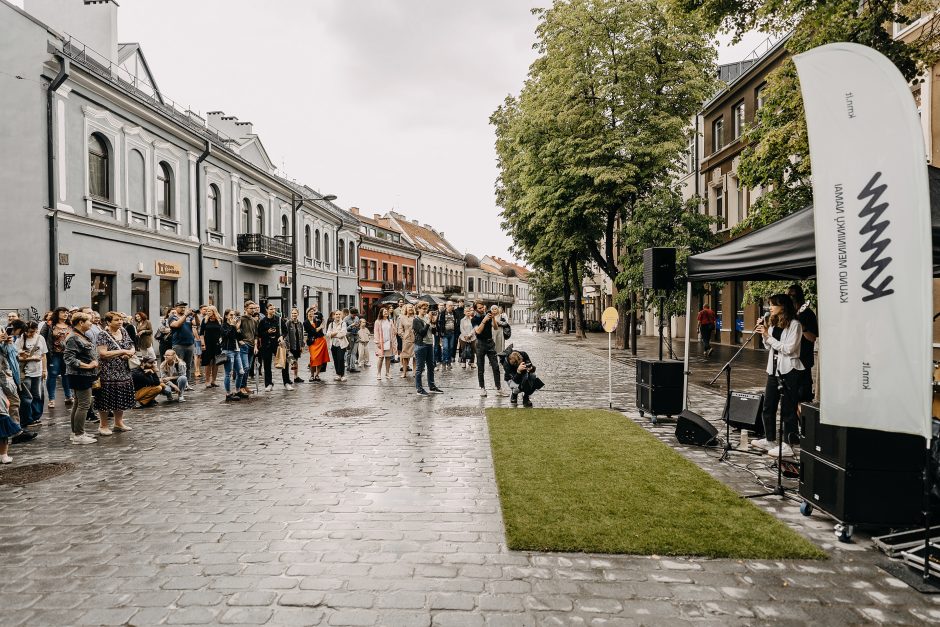 Kaune nuskambėjo Gatvės muzikos diena: liūtis žiūrovams – ne kliūtis