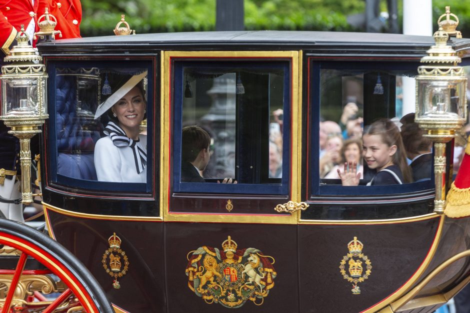 Po viešo princesės Catherine pasirodymo – jautrus šeimos kadras: sveikino ypatinga proga