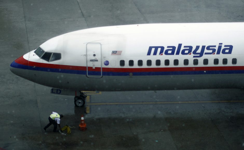 „Malaysia Airlines“ persekioja nelaimės: šįkart sprogo lėktuvo padanga