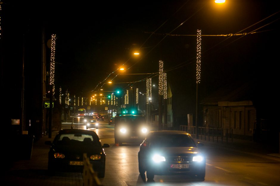 Po visą miestą išsibarsčiusios šventinės dekoracijos džiugina kauniečius