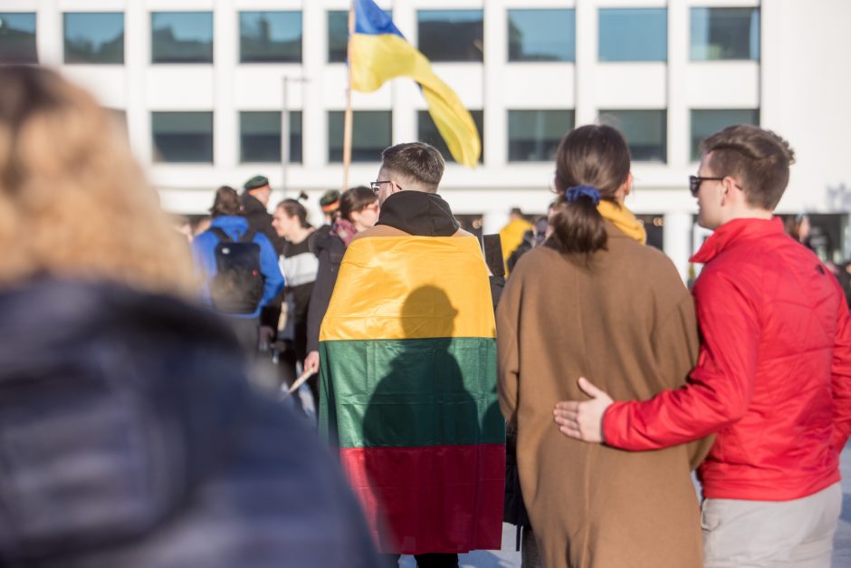 V. Zelenskio raginimą išgirdę kauniečiai suplūdo į Vienybės aikštę