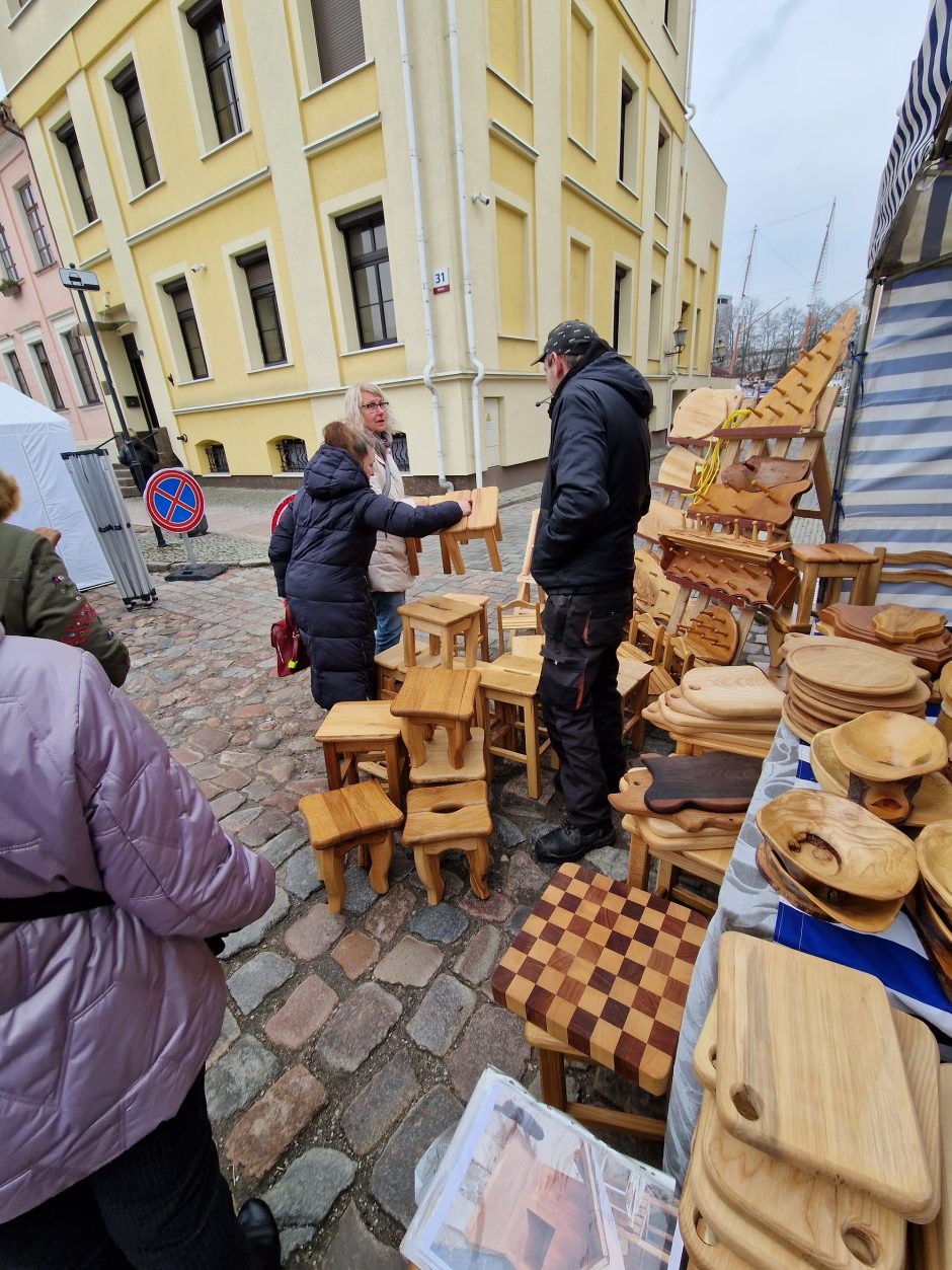 Klaipėdiečiai į Kaziuko mugę traukia verbų ir skanumynų