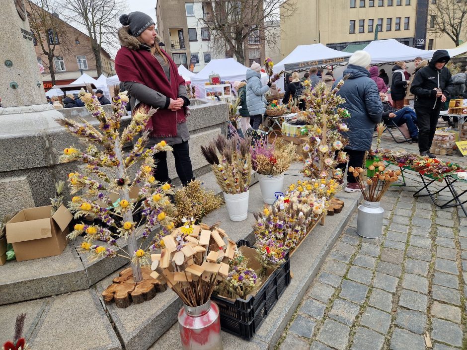 Klaipėdiečiai į Kaziuko mugę traukia verbų ir skanumynų