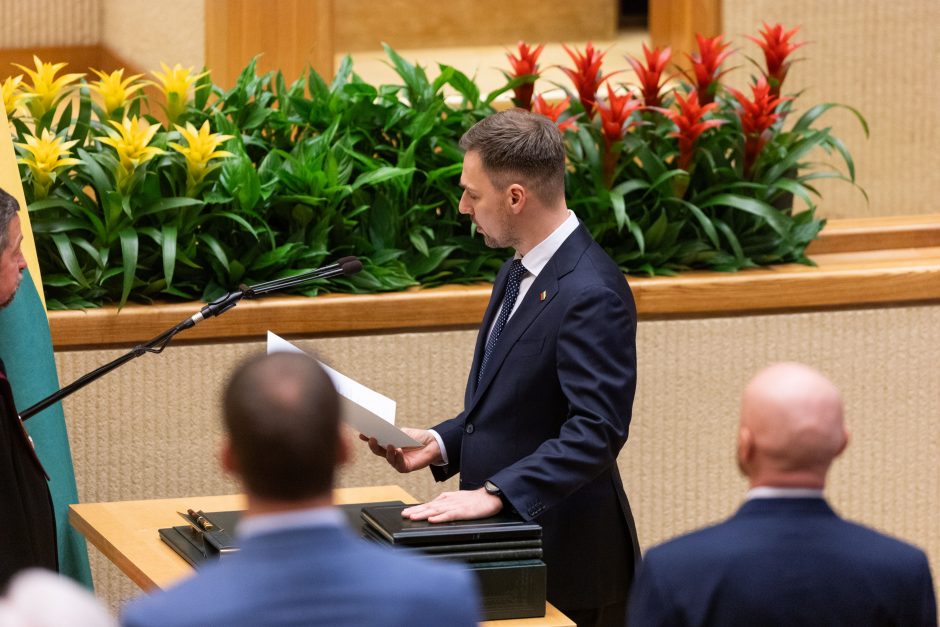 Prezidentas naujam Seimui: ne socialiniai tinklai, o Seimo rūmai nuo šiol yra jūsų darbo vieta