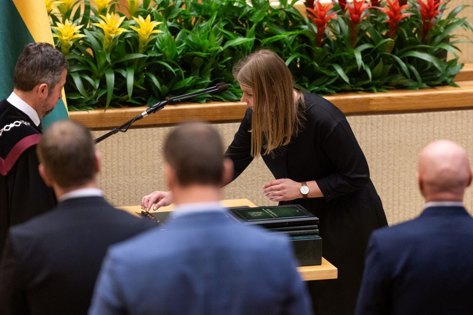 Prezidentas naujam Seimui: ne socialiniai tinklai, o Seimo rūmai nuo šiol yra jūsų darbo vieta